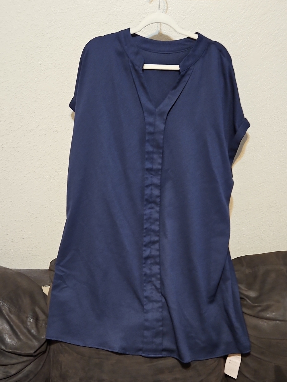Relaxed V-Neck Midi Dress in Navy